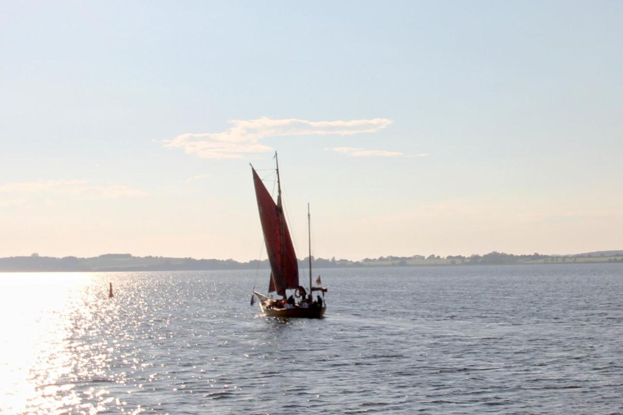 Strandnah Mit Terrasse, Gratis Nutzung Vom Ahoi Erlebnisbad Und Sauna In Sellin - Strandhaus Moenchgut Fewo06 Lobbe Kültér fotó