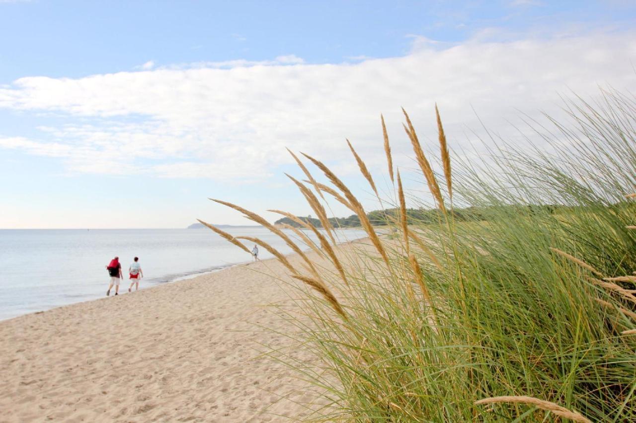 Strandnah Mit Terrasse, Gratis Nutzung Vom Ahoi Erlebnisbad Und Sauna In Sellin - Strandhaus Moenchgut Fewo06 Lobbe Kültér fotó